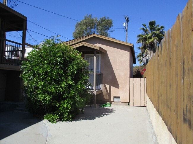 2762 Market St in San Diego, CA - Building Photo - Building Photo