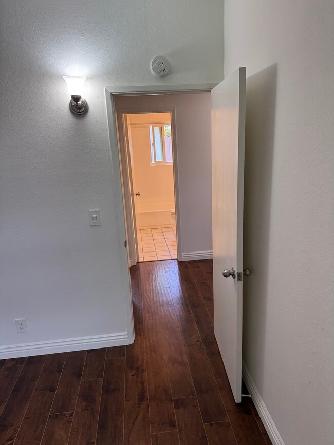 292 16th Pl, Unit A