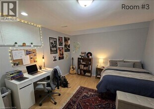 555 Brookhaven Crescent in Waterloo, ON - Building Photo - Building Photo