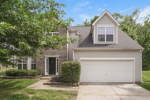 8910 Woodland Hills Rd in Charlotte, NC - Building Photo