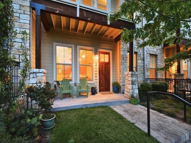 property at 2520 Bluebonnet Ln