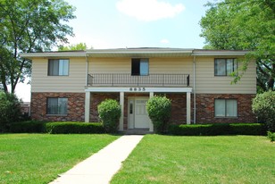 8835-8839 N Swan Rd Apartments