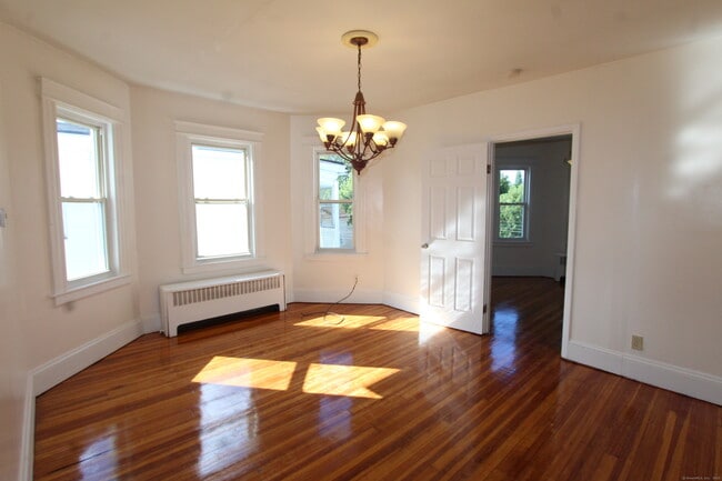 64 James St in Hartford, CT - Building Photo - Building Photo