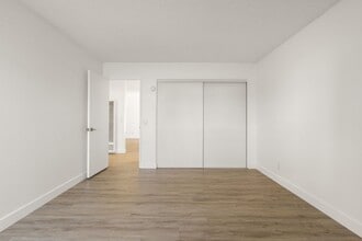 Valle at Fairway in La Mesa, CA - Building Photo - Building Photo