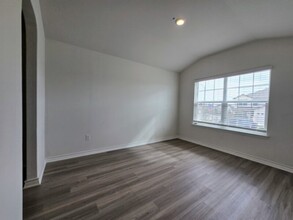 6403 Hoffman Pln in San Antonio, TX - Building Photo - Building Photo