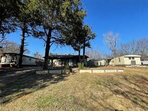 117 E Prospect St in Denison, TX - Building Photo - Building Photo