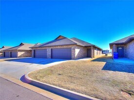 822 Aspen Dr in Kingfisher, OK - Building Photo