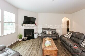 200 Falls Cove Dr in Troutman, NC - Building Photo - Building Photo