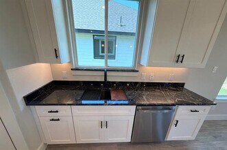 5709 Barkridge Dr in Granbury, TX - Building Photo - Building Photo