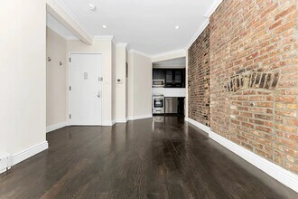 448 W 19th St in New York, NY - Building Photo - Building Photo