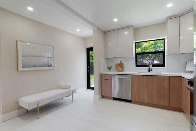 5409 NE 4th Ave in Fort Lauderdale, FL - Building Photo - Building Photo