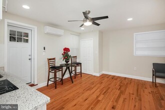 1333 Pine St in Philadelphia, PA - Building Photo - Building Photo