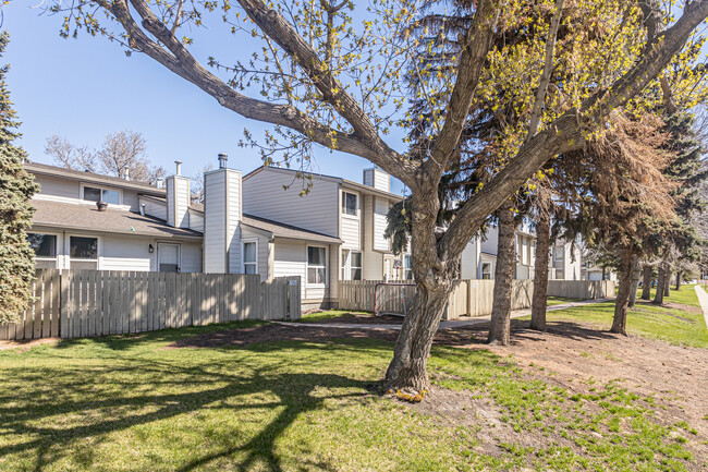 Mill Park Condominiums in Edmonton, AB - Building Photo - Primary Photo