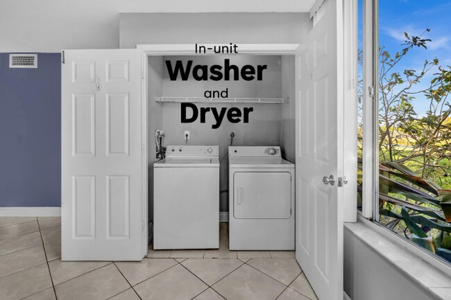 2881 N Oakland Forest Dr in Oakland Park, FL - Foto de edificio - Building Photo