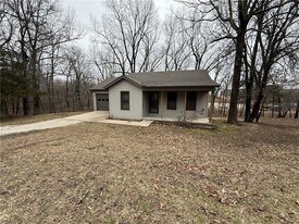 3601 Antique Ct in Harrison, AR - Building Photo
