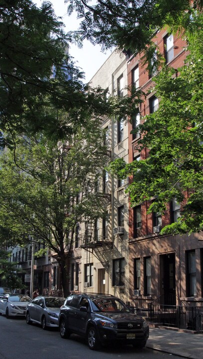 412 E 83rd St in New York, NY - Building Photo