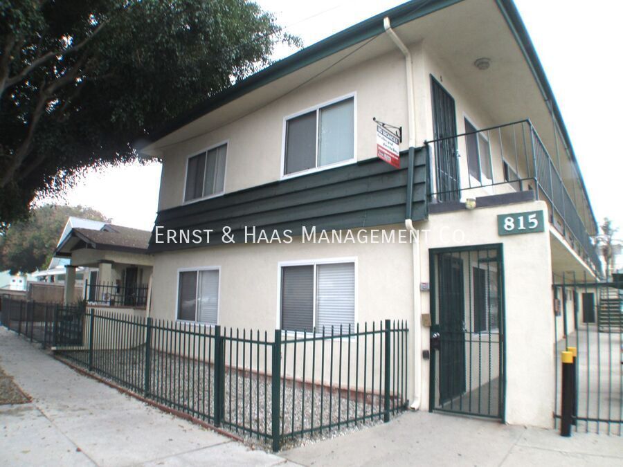 815 E 9th St in Long Beach, CA - Foto de edificio