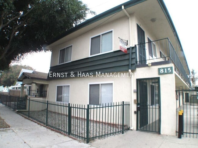 property at 815 E 9th St