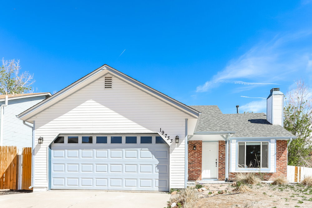 19733 E Oxford Dr in Aurora, CO - Foto de edificio