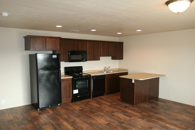 225 N 680 E in Vineyard, UT - Building Photo - Building Photo