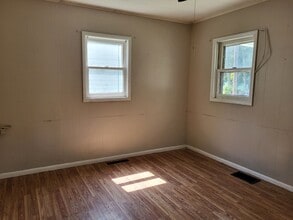 109 Chestnut St-Unit -Apt B in Elmira, NY - Building Photo - Building Photo