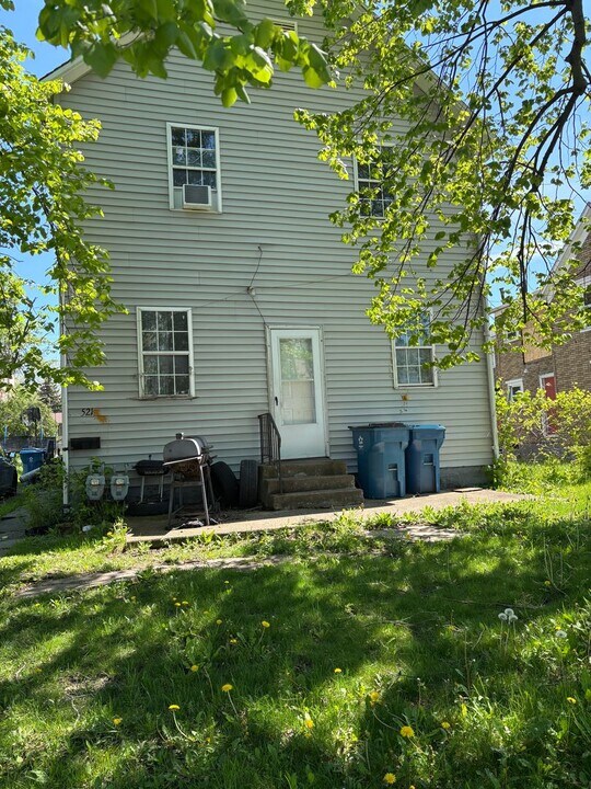 521 W 14th St in Lorain, OH - Building Photo