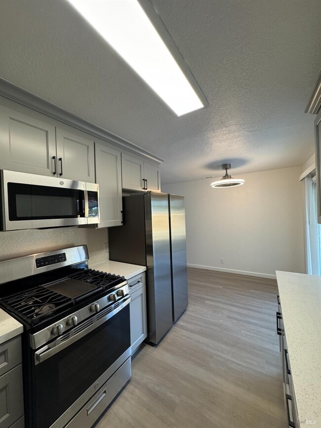 1136 Warren Ave in Vallejo, CA - Building Photo - Building Photo