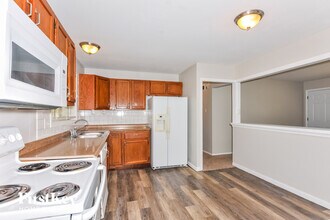 1021 Briarbrae Dr in St. Louis, MO - Building Photo - Building Photo