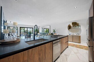 3904 NE 167th St in North Miami Beach, FL - Building Photo - Building Photo