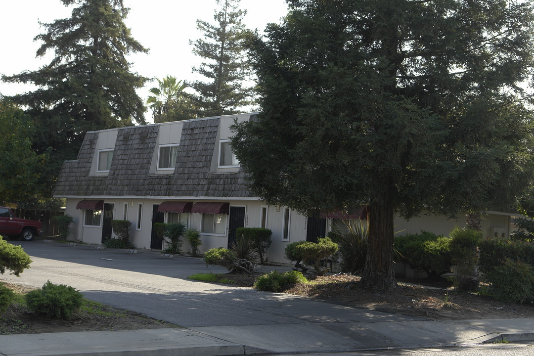 2822 Secretariat Dr in Atwater, CA - Building Photo