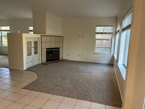 4721 Ventana Way in Oceanside, CA - Building Photo - Building Photo