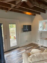 5021 Polk St in Houston, TX - Foto de edificio - Building Photo