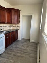 85 Kellum Pl in Hempstead, NY - Building Photo - Building Photo