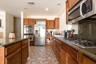 2207 Rockrose St in Palmdale, CA - Building Photo - Building Photo