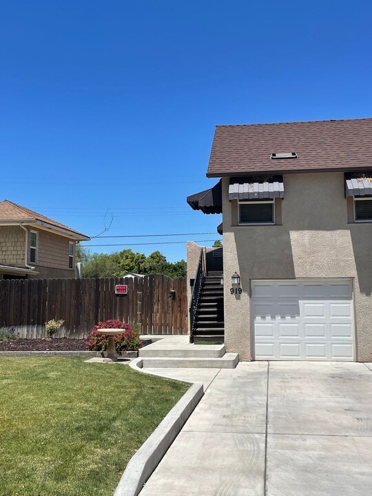 919 E Andrews Ave in Fresno, CA - Building Photo