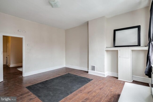 2008 S 4th St in Philadelphia, PA - Foto de edificio - Building Photo