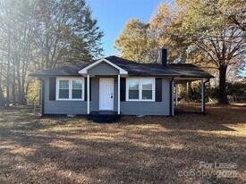 820 Hamrick St in Shelby, NC - Building Photo