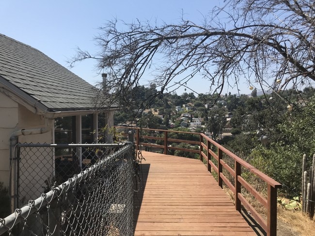 2324 Lake Shore Ave in Los Angeles, CA - Foto de edificio - Building Photo