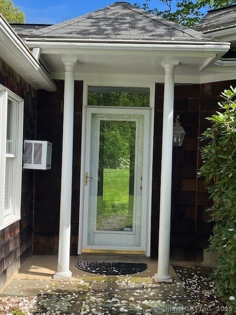 106 Spoonwood Rd in Wilton, CT - Building Photo