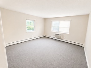 A1 Colonial Dr, Unit 5 in Andover, MA - Foto de edificio - Building Photo