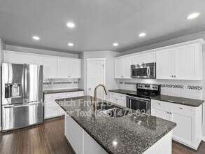 589 W Life Dr in Bluffdale, UT - Building Photo - Building Photo