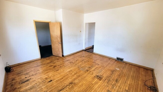 2471 S 17th St in Milwaukee, WI - Building Photo - Building Photo