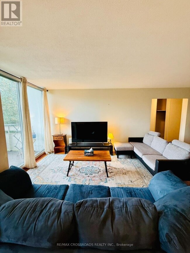 property at 20 Edgecliff Golfway