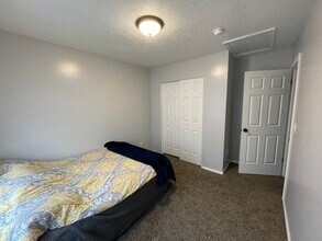 1634 N 725 W in Clinton, UT - Foto de edificio - Building Photo