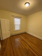 104 Winthrop St, Unit 1 in Boston, MA - Building Photo - Building Photo