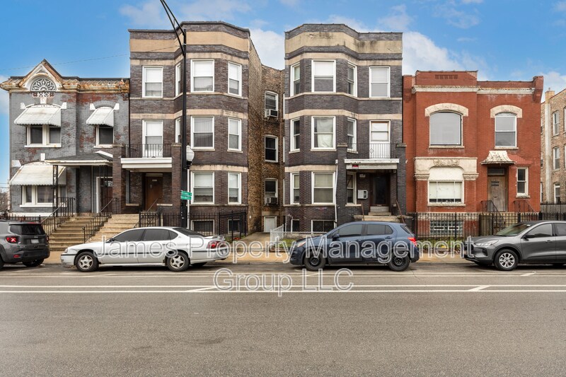 3213 W Warren Blvd in Chicago, IL - Building Photo