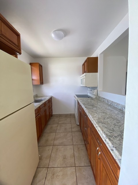 2746 Johnson St in Hollywood, FL - Building Photo