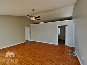 712 14th Ave NW in Center Point, AL - Foto de edificio - Building Photo