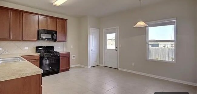 336 Waterloo Dr in Kyle, TX - Building Photo - Building Photo