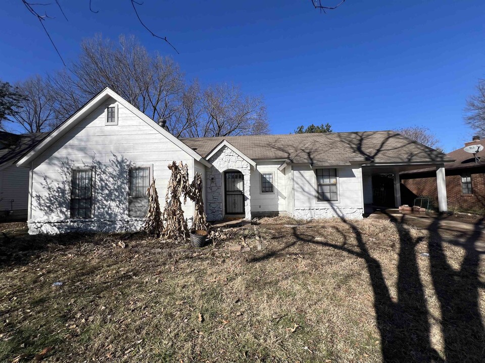 5366 Craigmont Dr in Memphis, TN - Building Photo